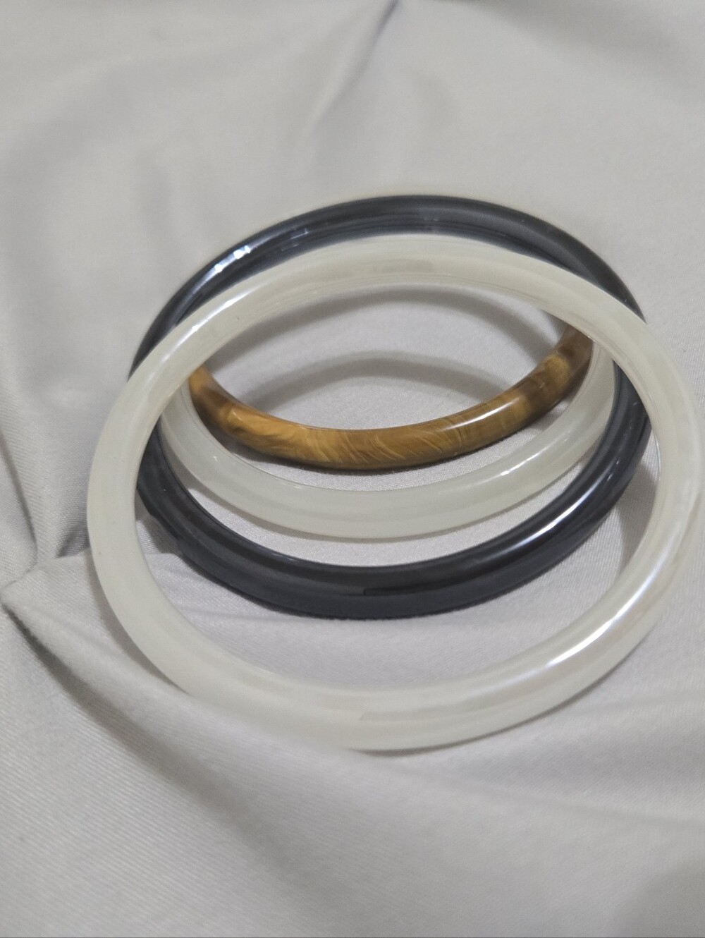 Set of 4 Glass Bangle Bracelets - Picture 6 of 12